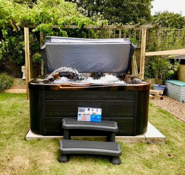 H2O Hot Tubs 4500 Series 32A (Twin Pump) Hot Tub