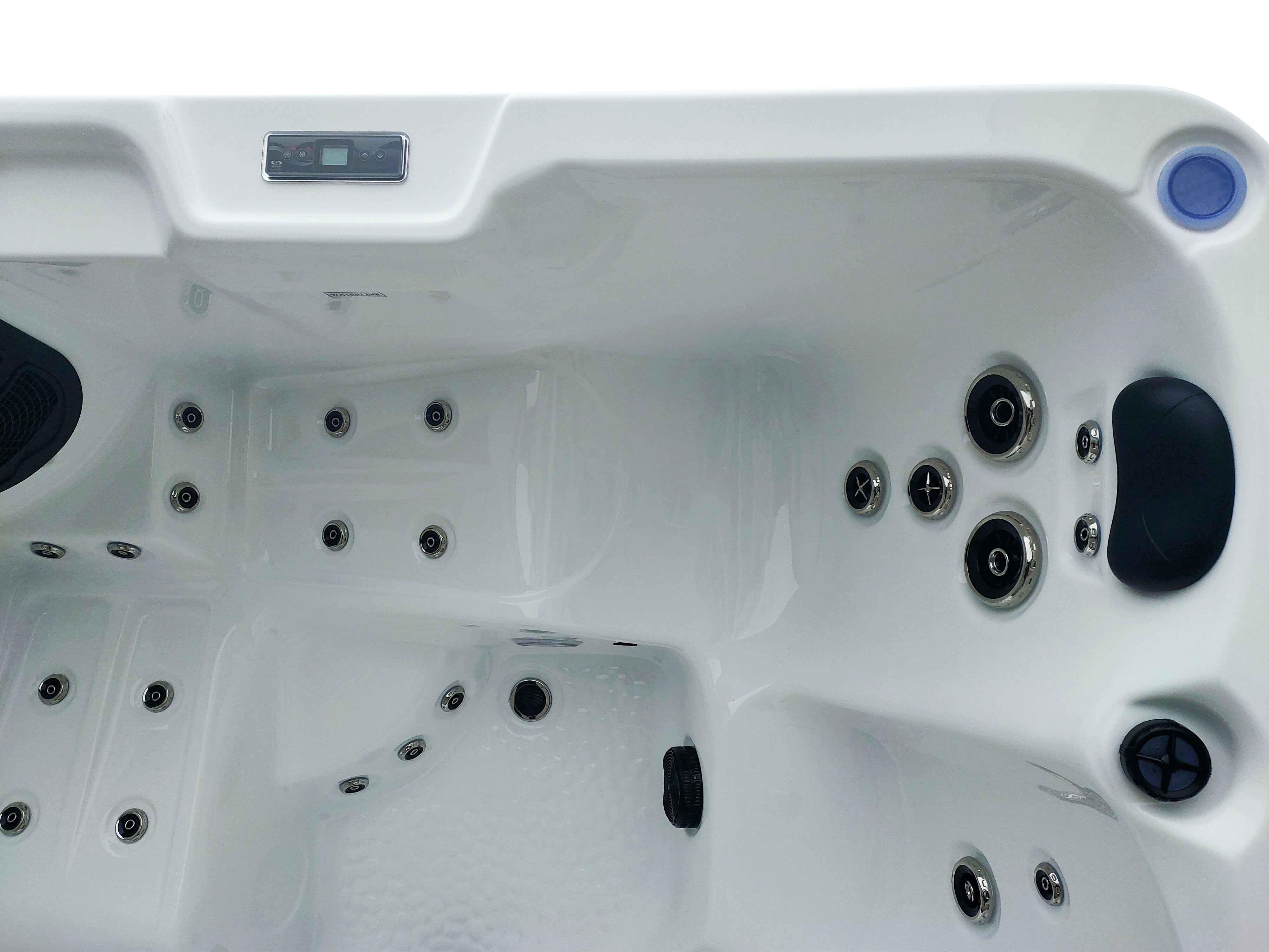 Luso Spas Trident 3 Seats 2 Loungers Hot Tub