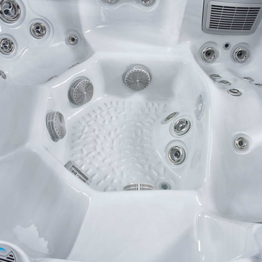 Luso Spas Vela 5 Seats 2 Loungers Hot Tub