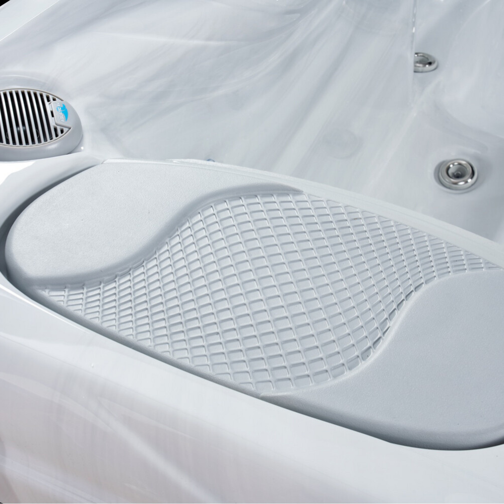 Luso Spas Pavo 2 Seats 2 Loungers Hot Tub