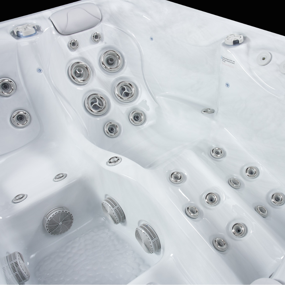 Luso Spas Pavo 2 Seats 2 Loungers Hot Tub
