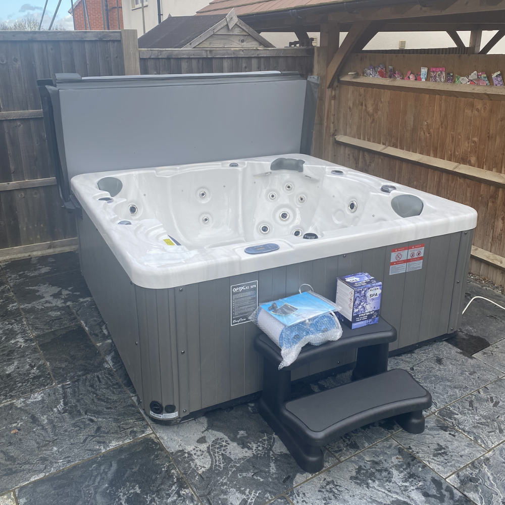 Luso Spas Palma 5 Seats 1 Lounger Hot Tub