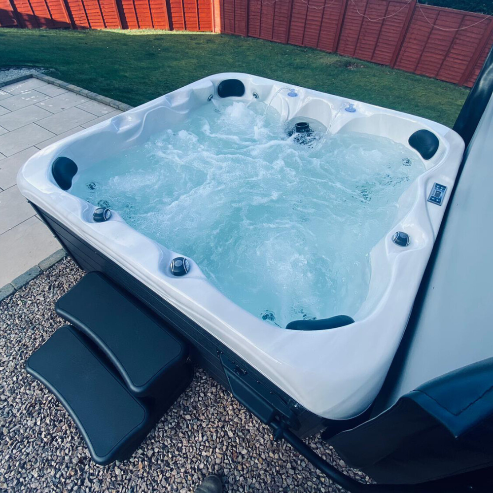 Luso Spas Verona 7 Seats Hot Tub